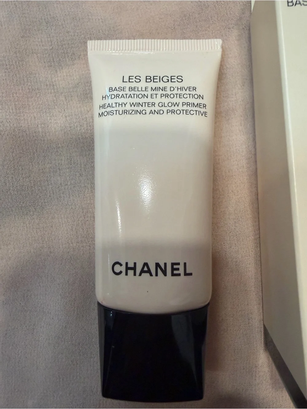 CHANEL Les Beiges Healthy Winter Glow Primer - Frosty White